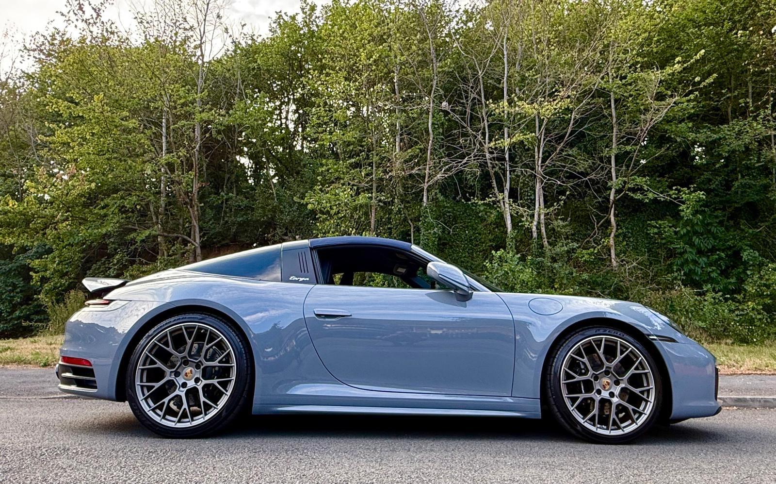 Porsche 911 view 4