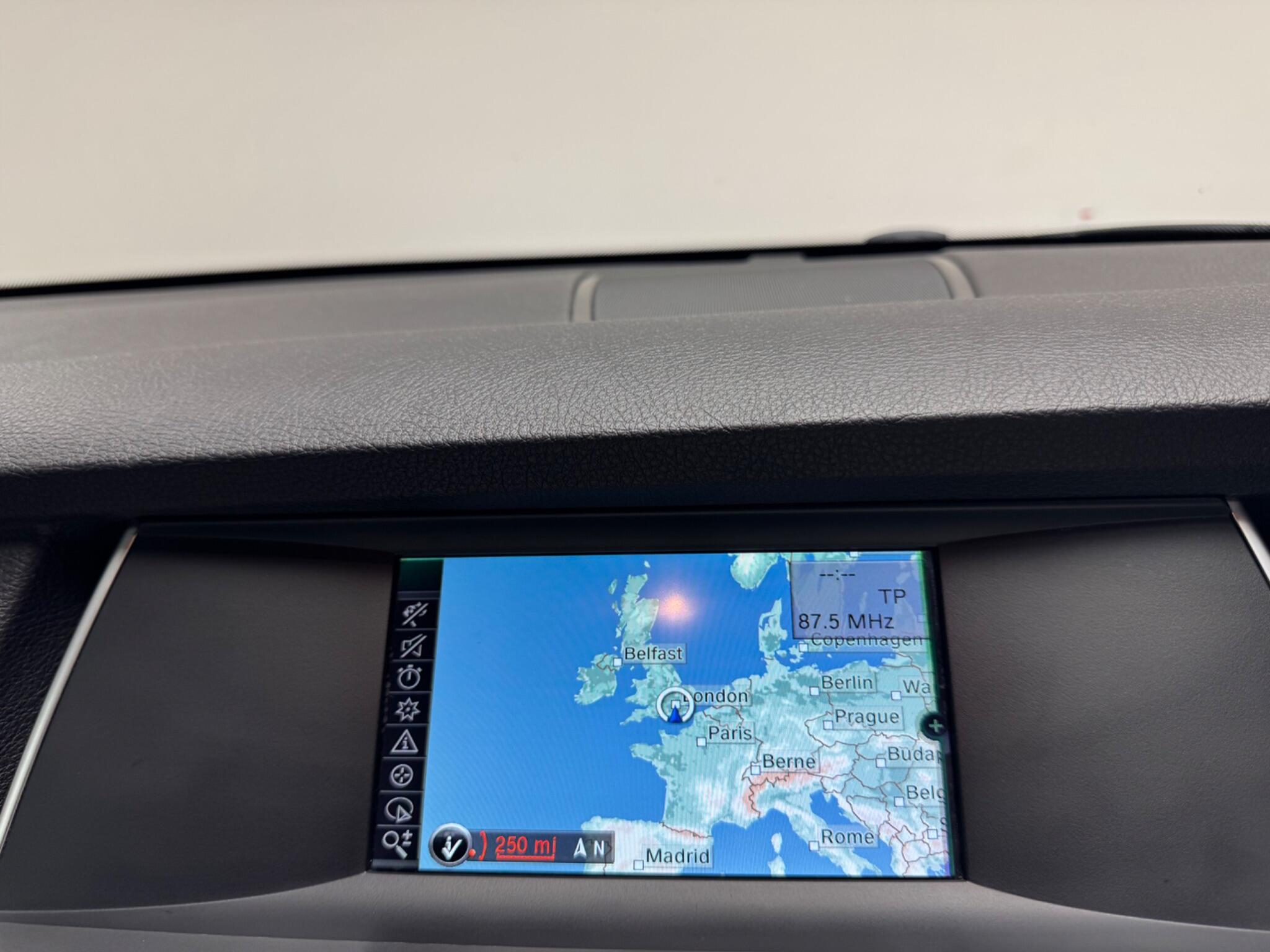 BMW 5 Series view 23