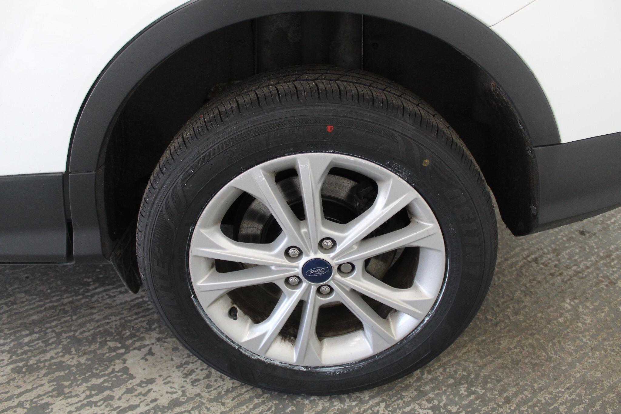 Ford Kuga view 52
