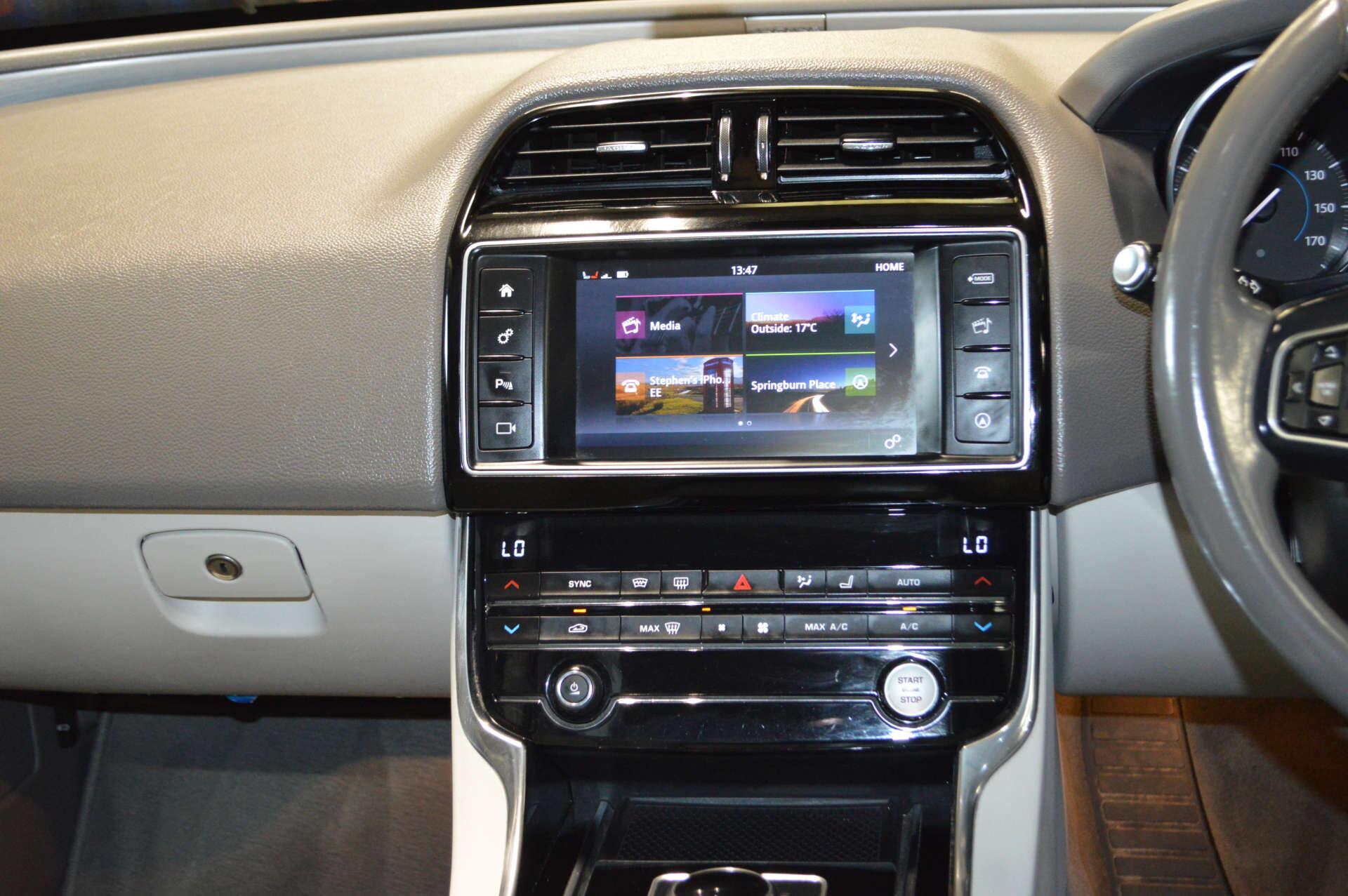 Jaguar Xe view 15