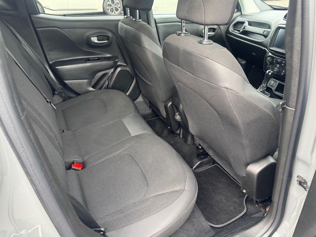Jeep Renegade view 13