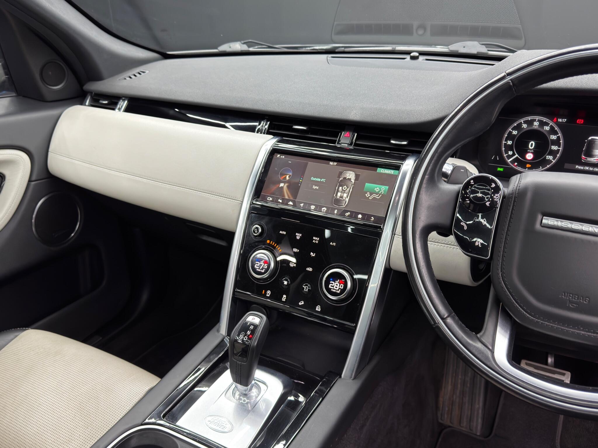 Land Rover Discovery Sport view 24