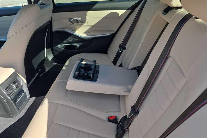 BMW 3 Series view 29