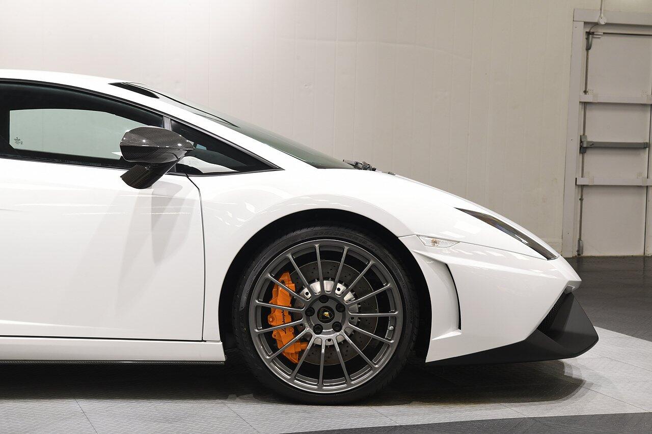 Lamborghini Gallardo view 32
