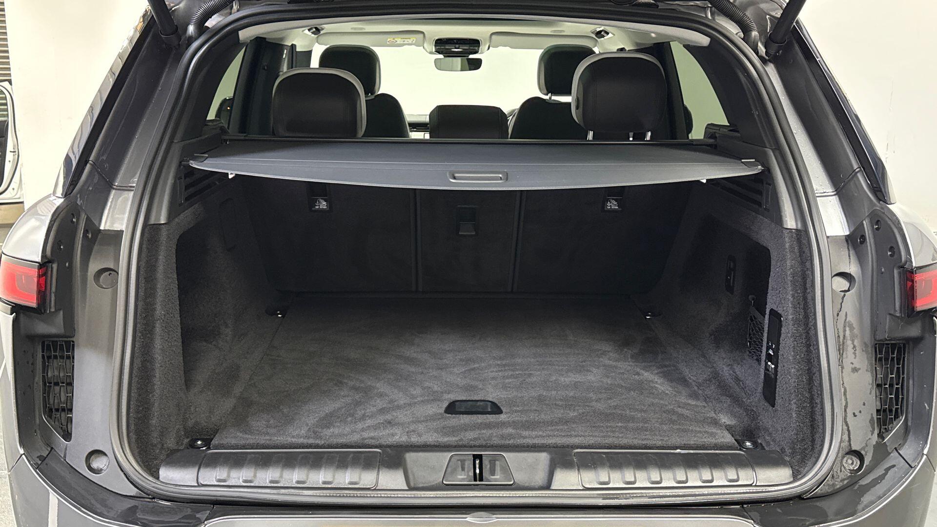 Land Rover Range Rover Sport view 10