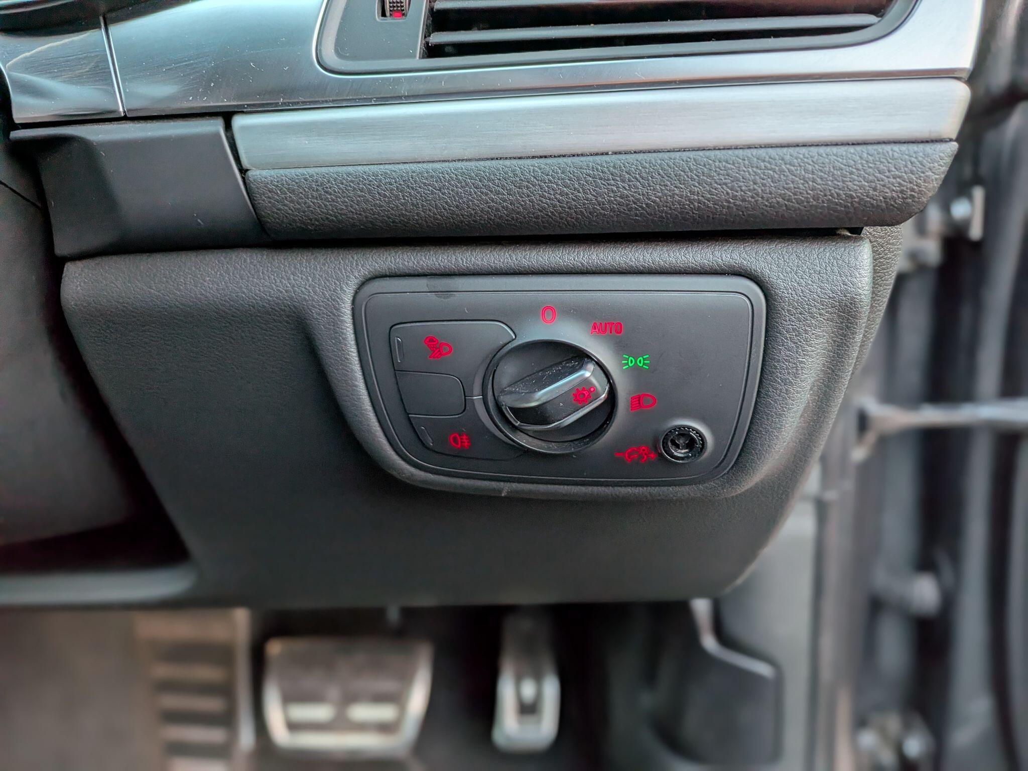 Audi A6 Saloon view 45