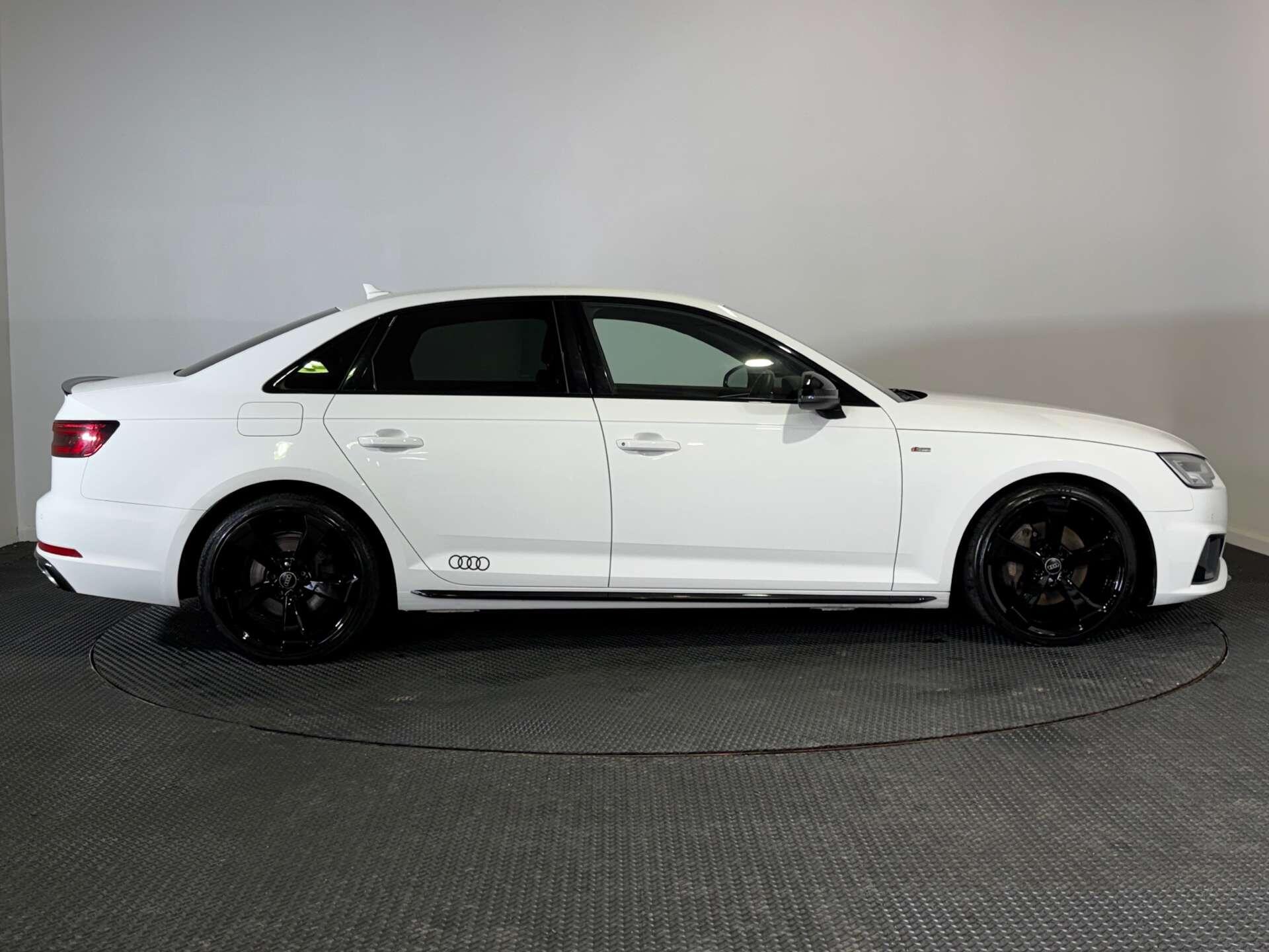 Audi A4 view 8