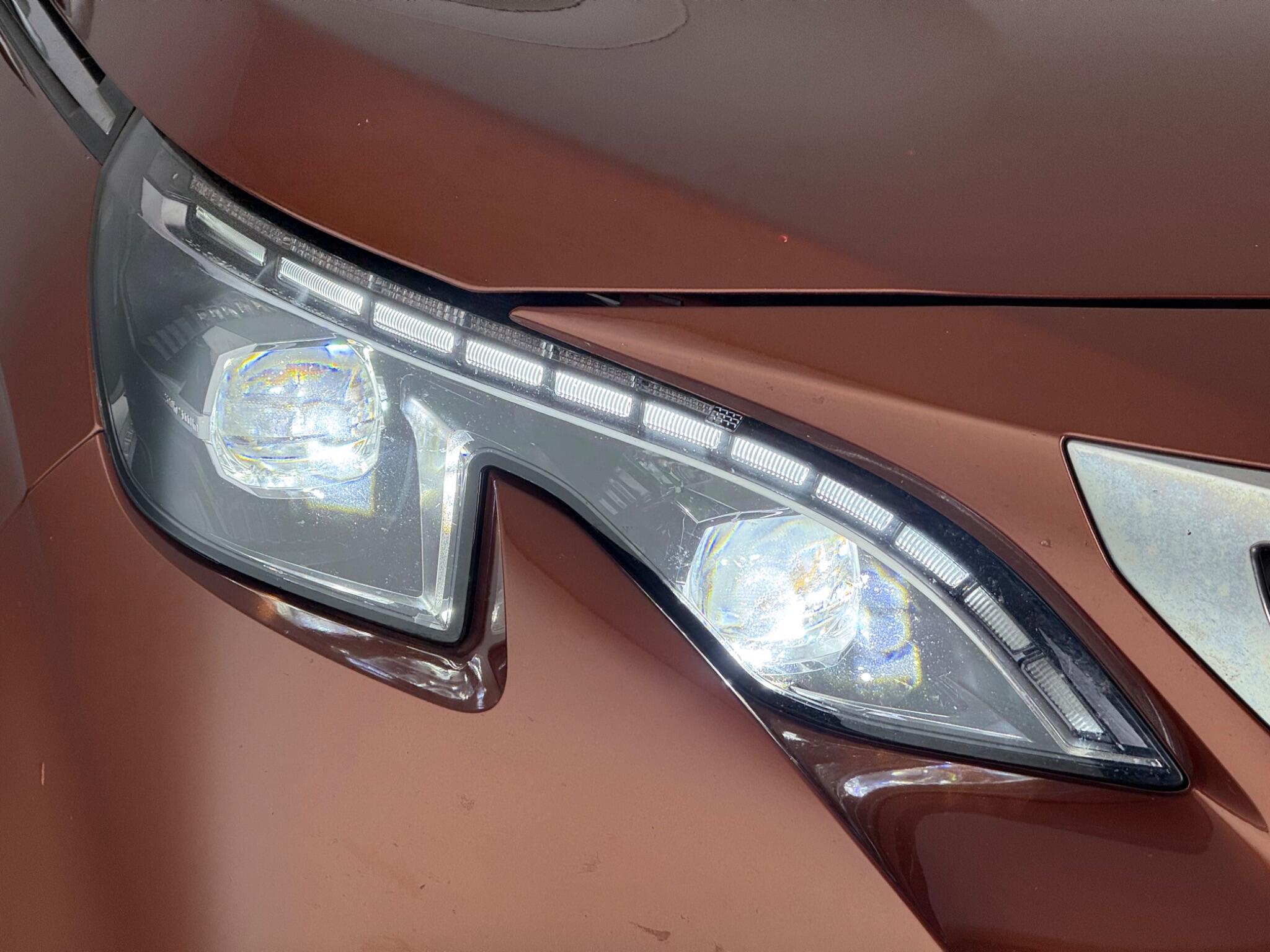 Peugeot 3008 view 13
