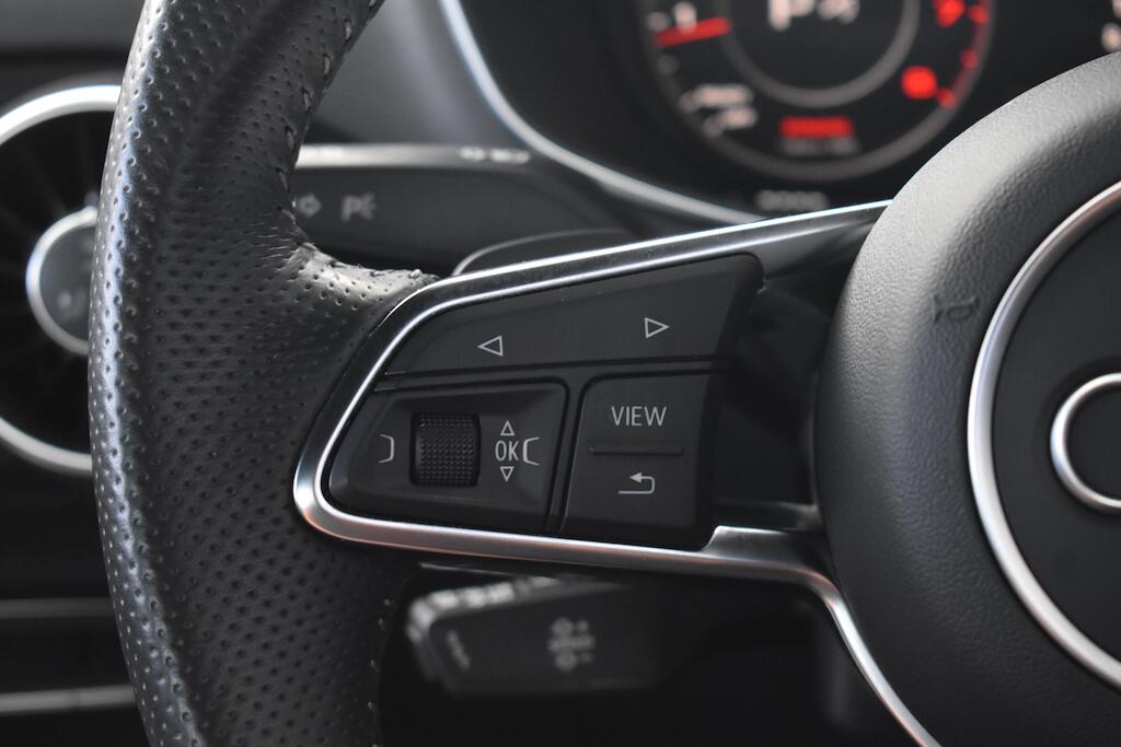 Audi TT view 44