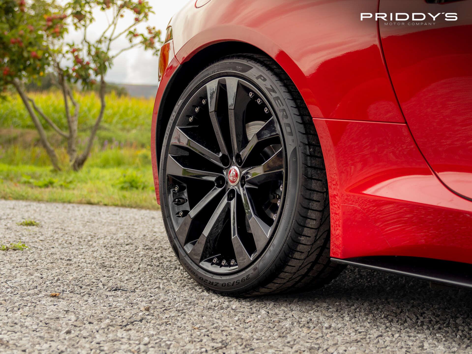 Jaguar F-Type view 10