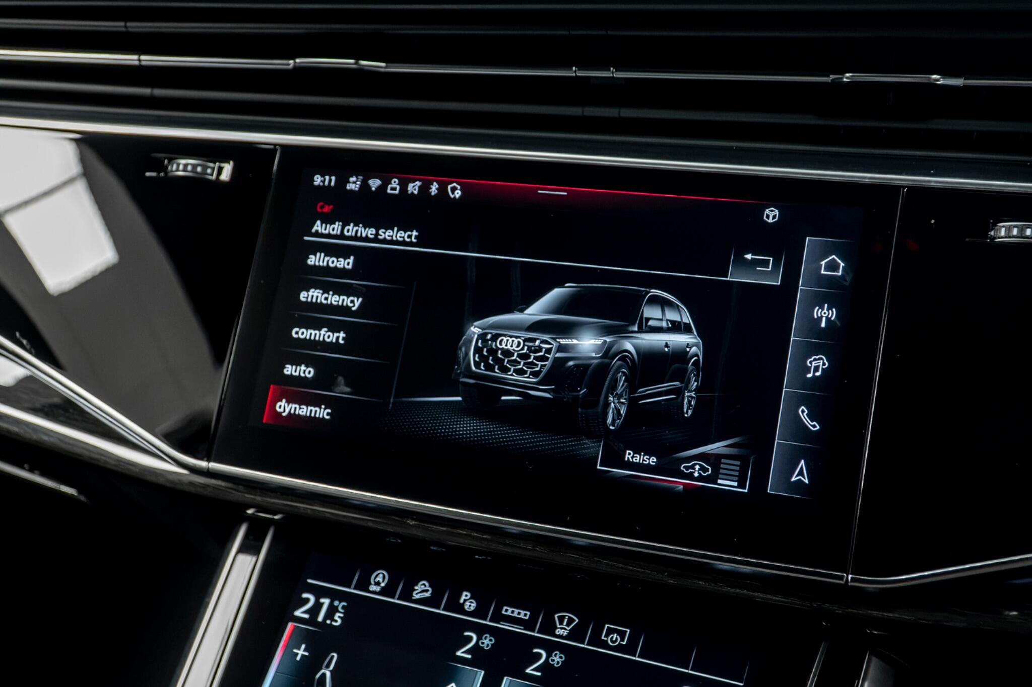 Audi SQ7 view 43