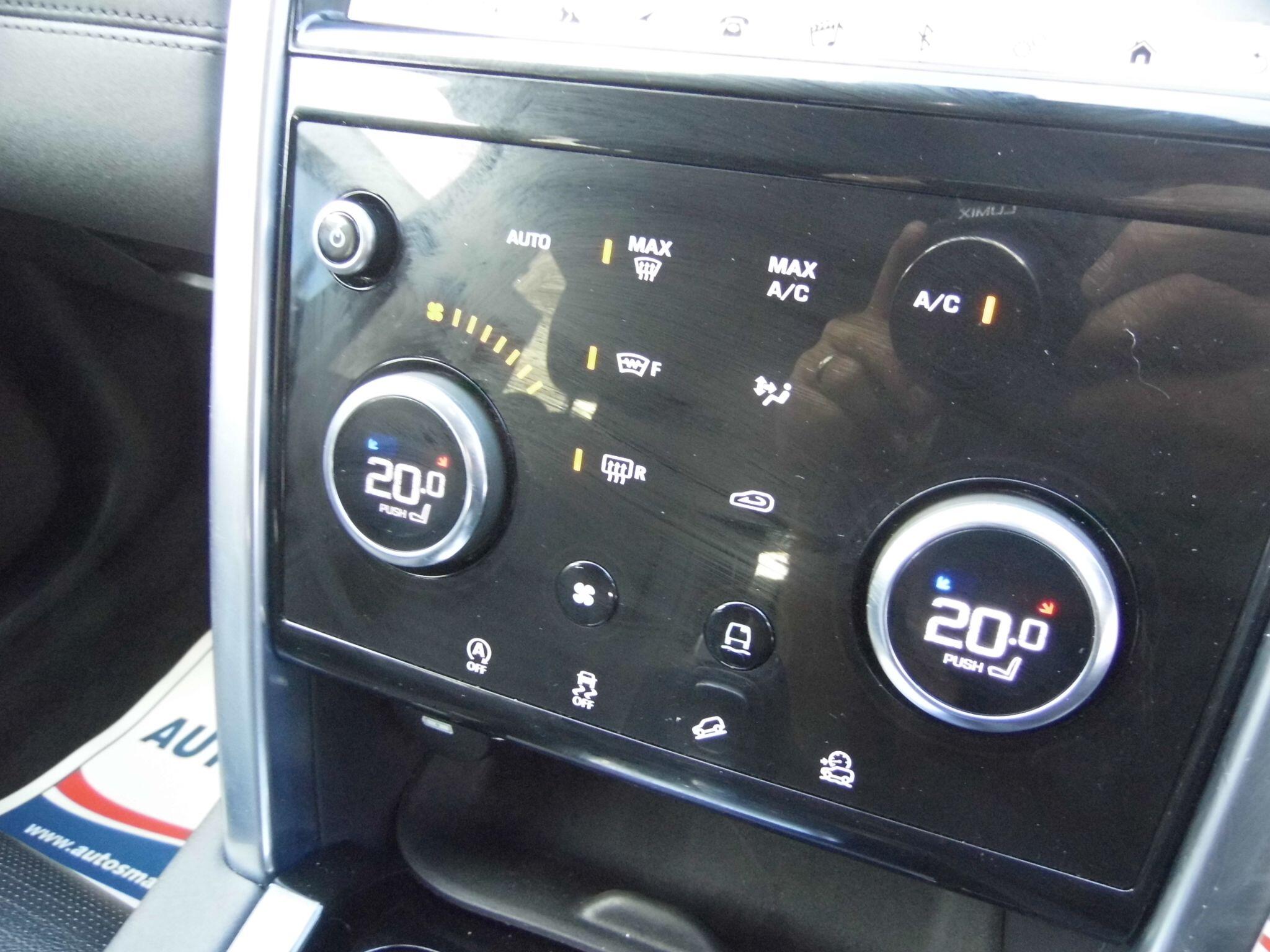 Land Rover Discovery Sport view 16