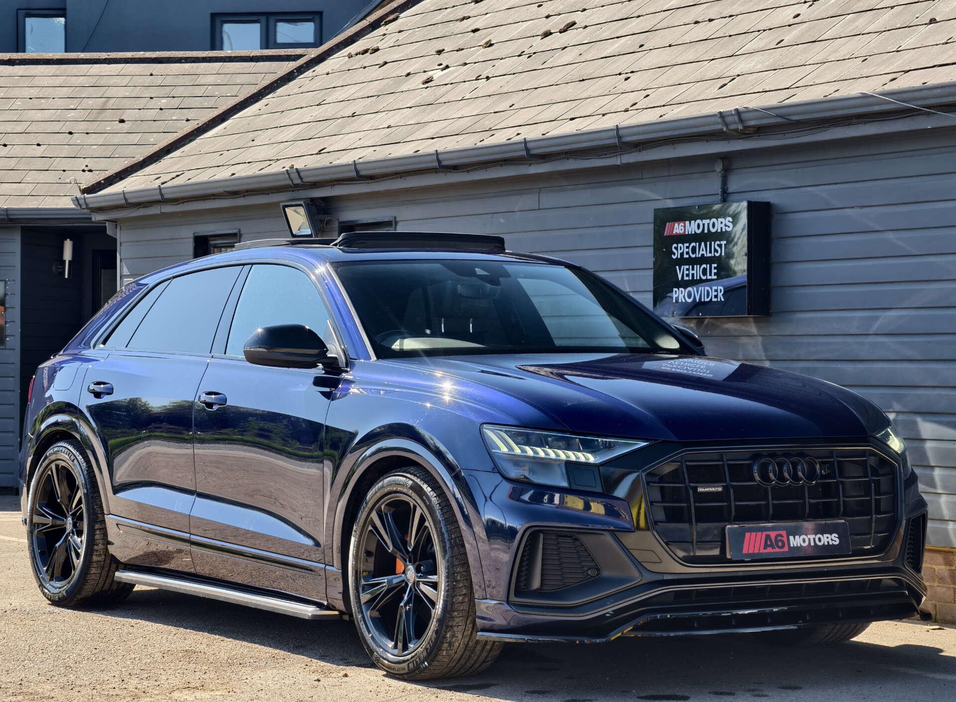 Audi Q8 view 11