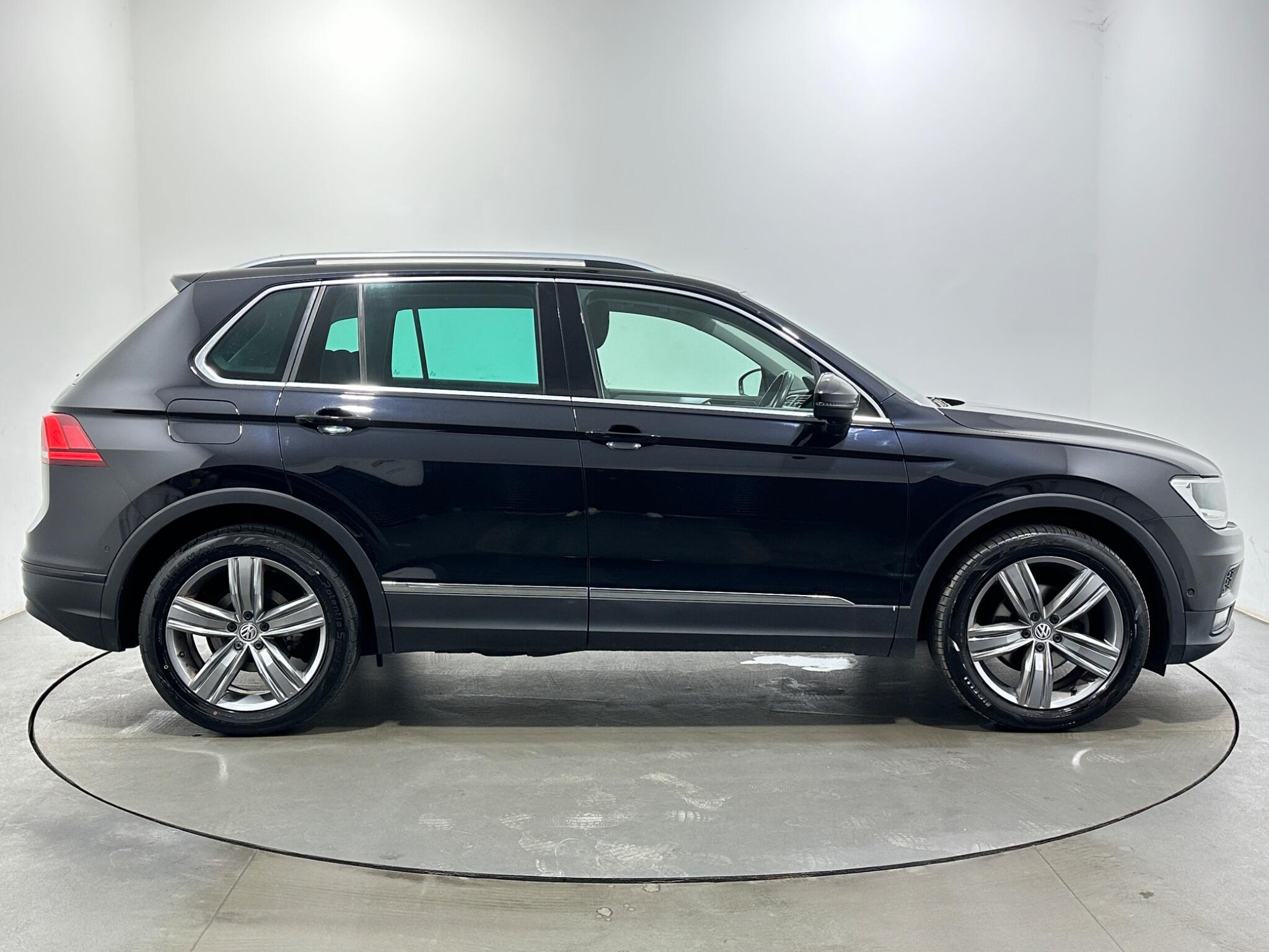 Volkswagen Tiguan view 9