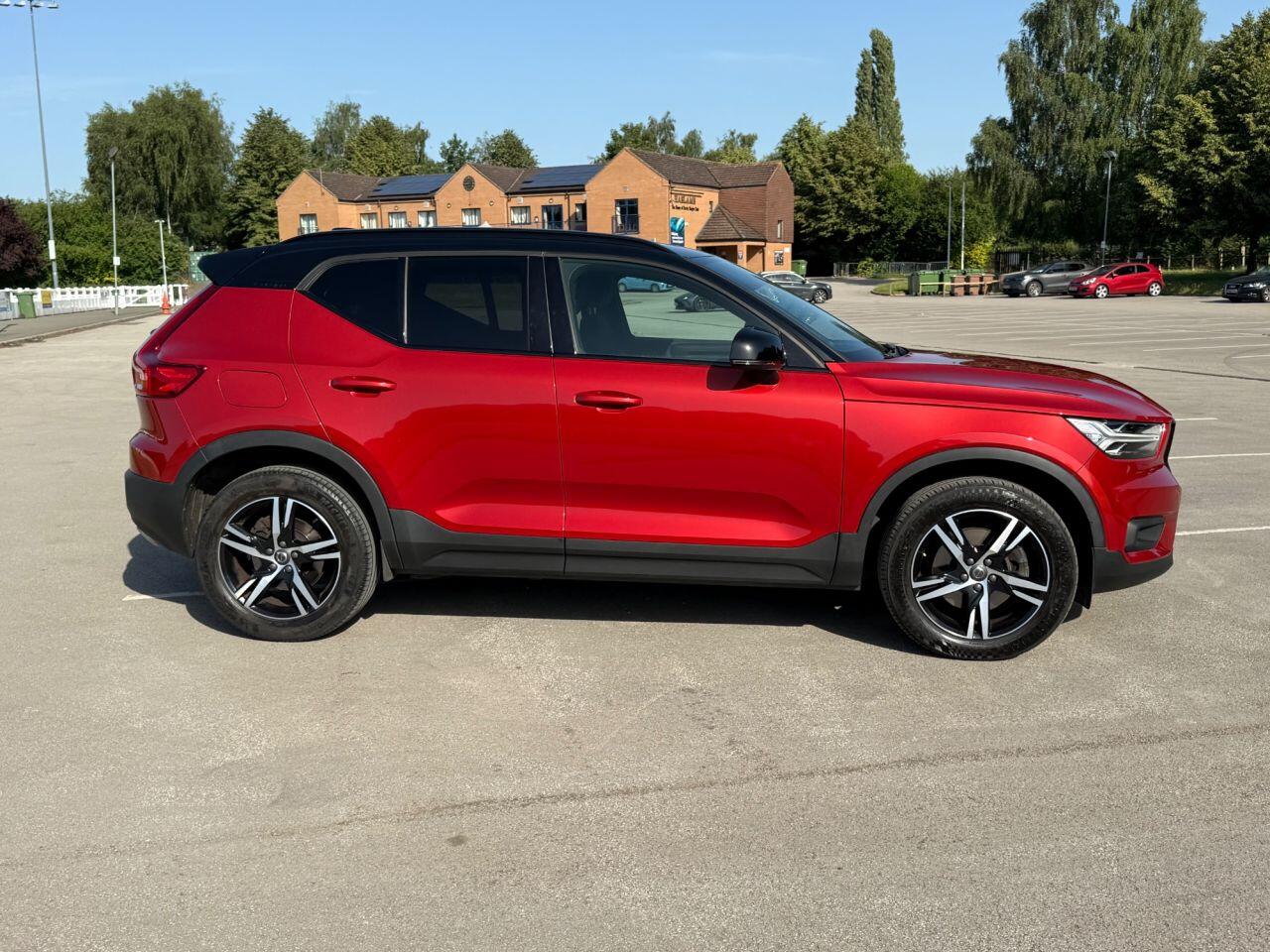 Volvo XC40 view 5