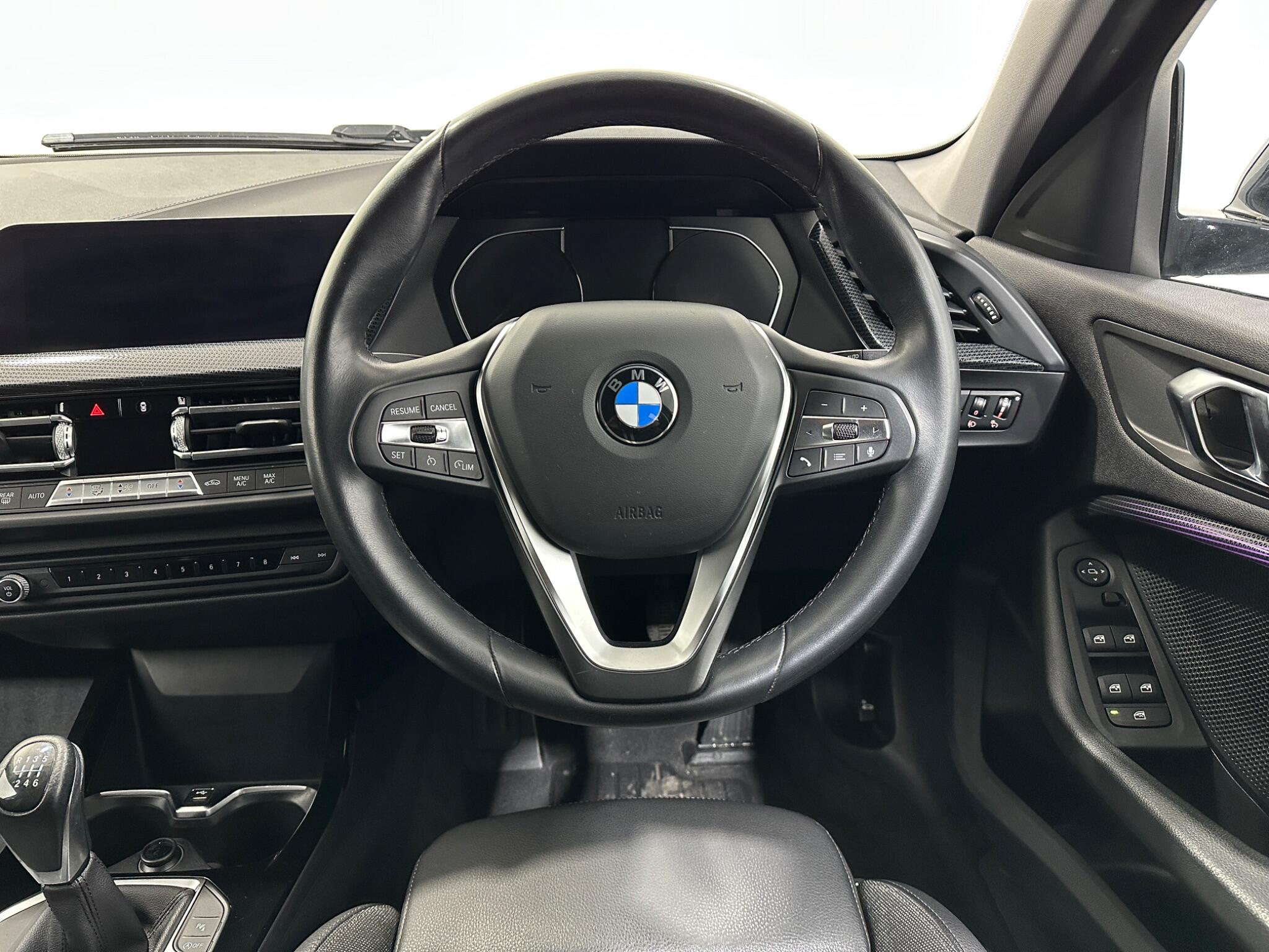BMW 1 Series view 13