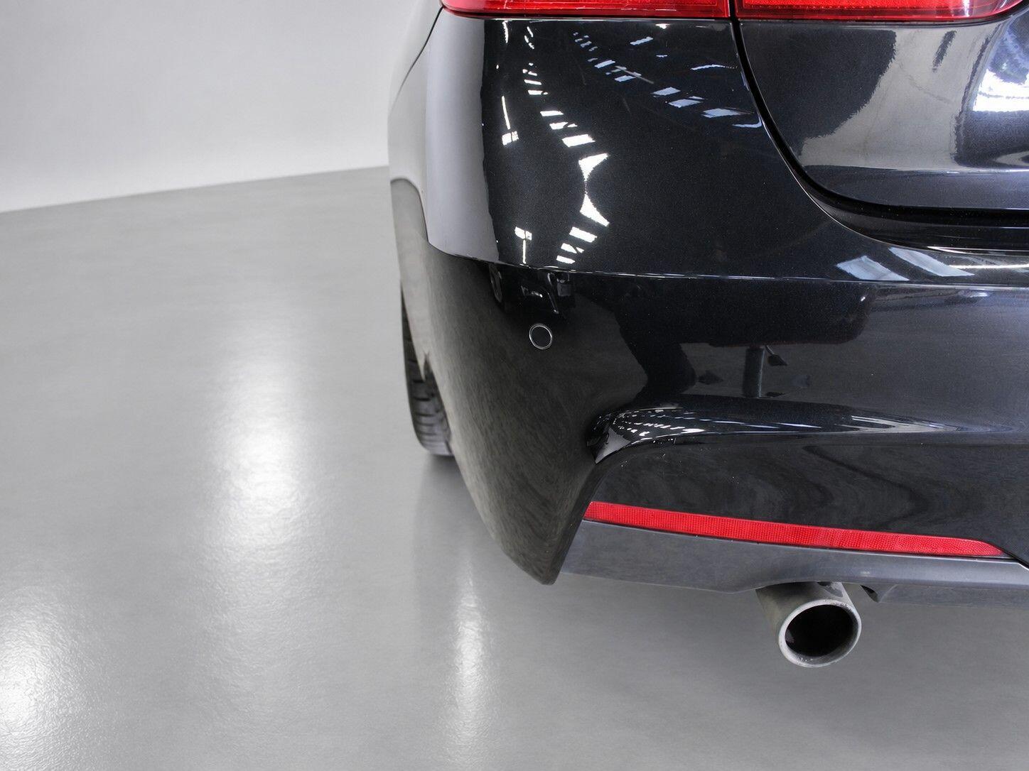 BMW 3 Series view 18