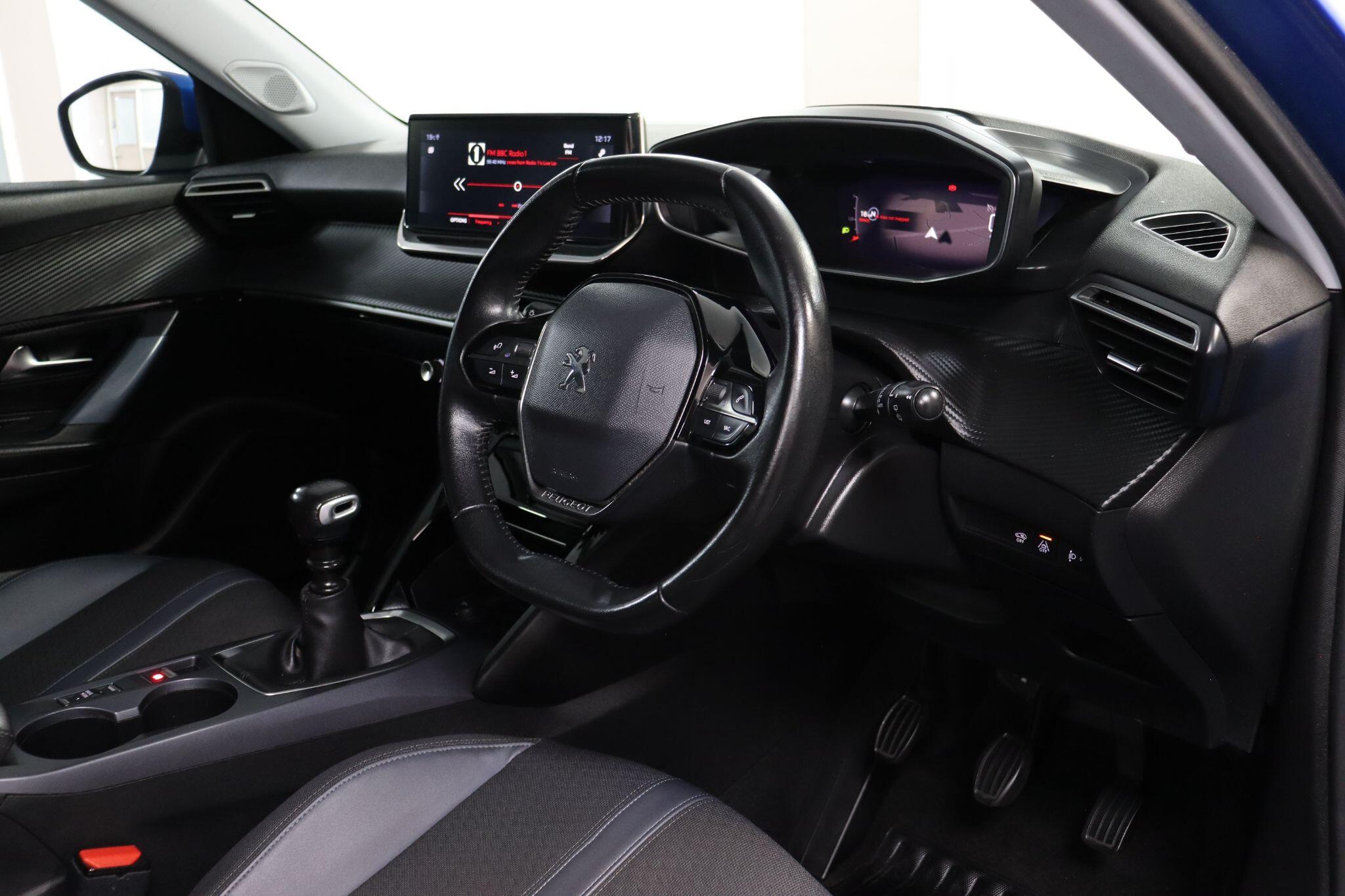 Peugeot 2008 view 5