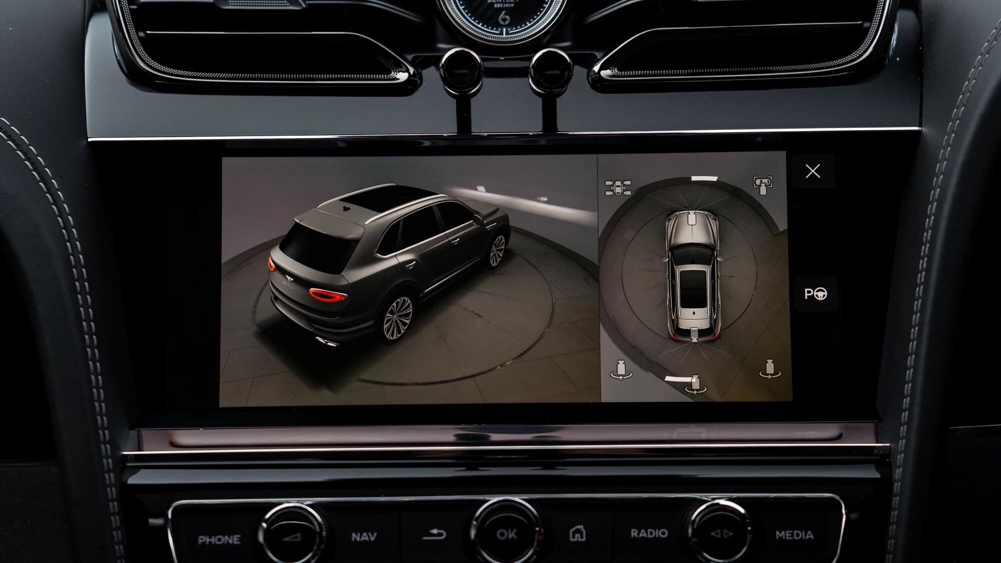 Bentley Bentayga view 28