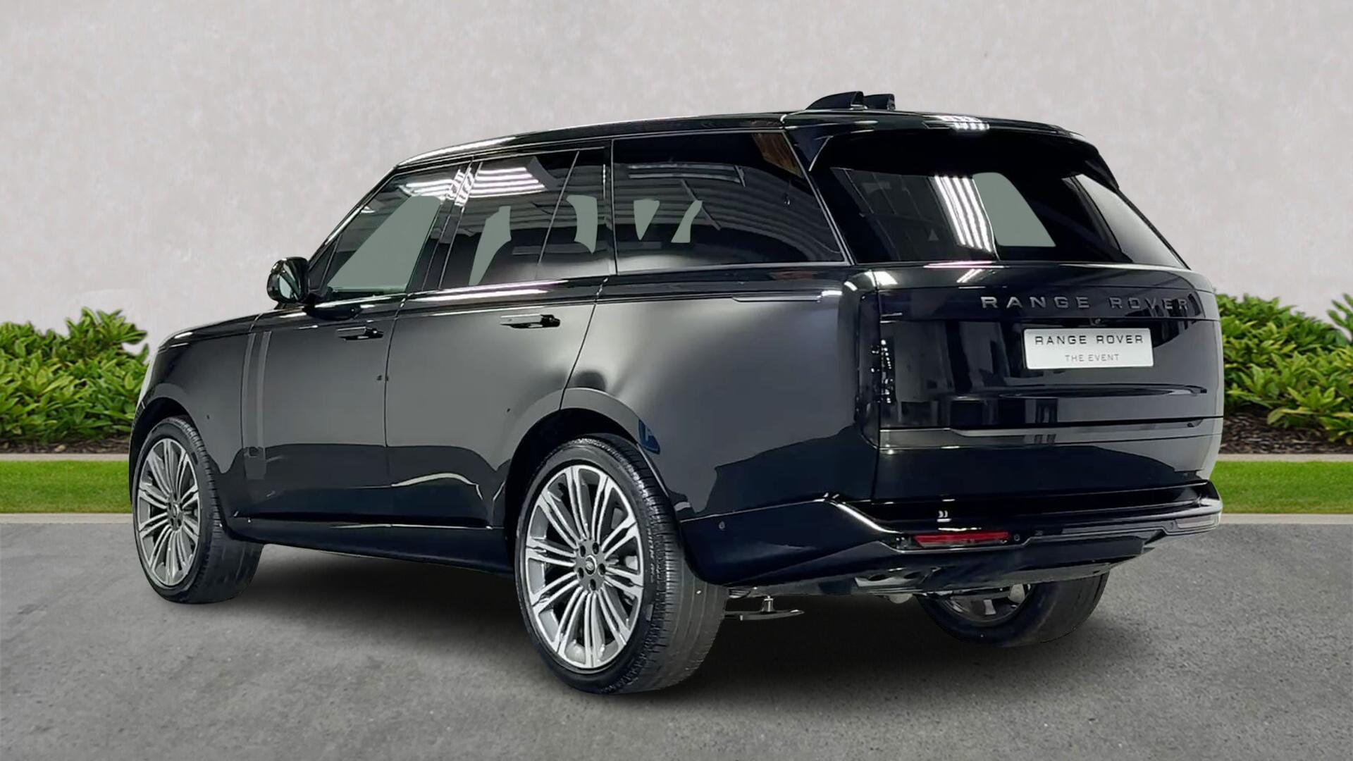 Land Rover Range Rover view 2