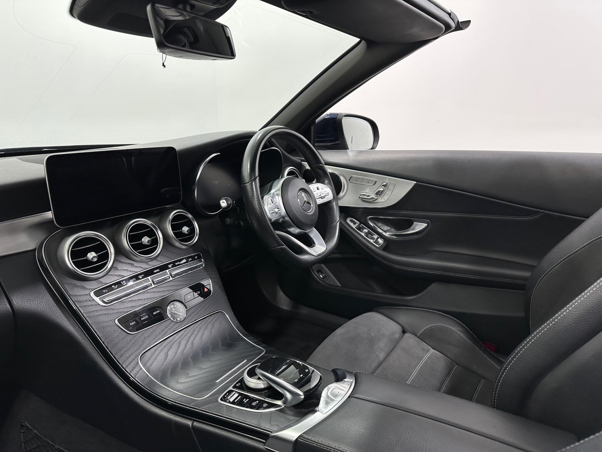 Mercedes-Benz C-Class view 33