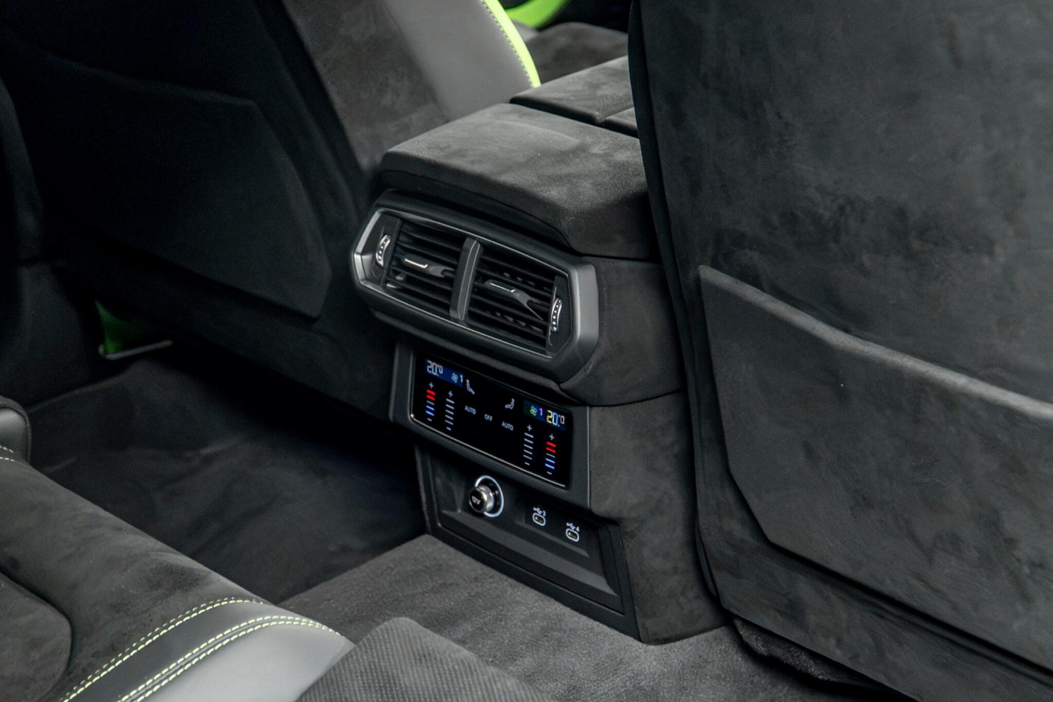 Lamborghini Urus view 45