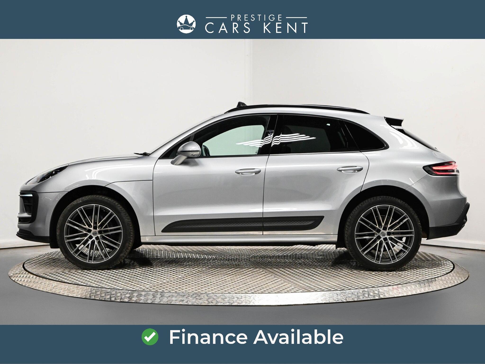 Porsche Macan view 4