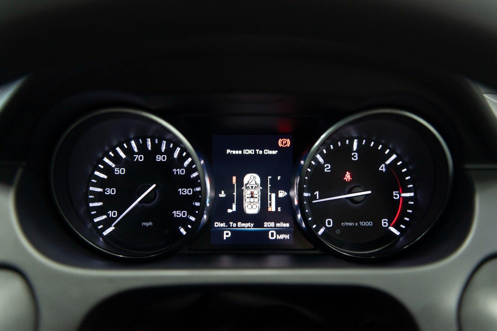 Land Rover Discovery Sport view 20