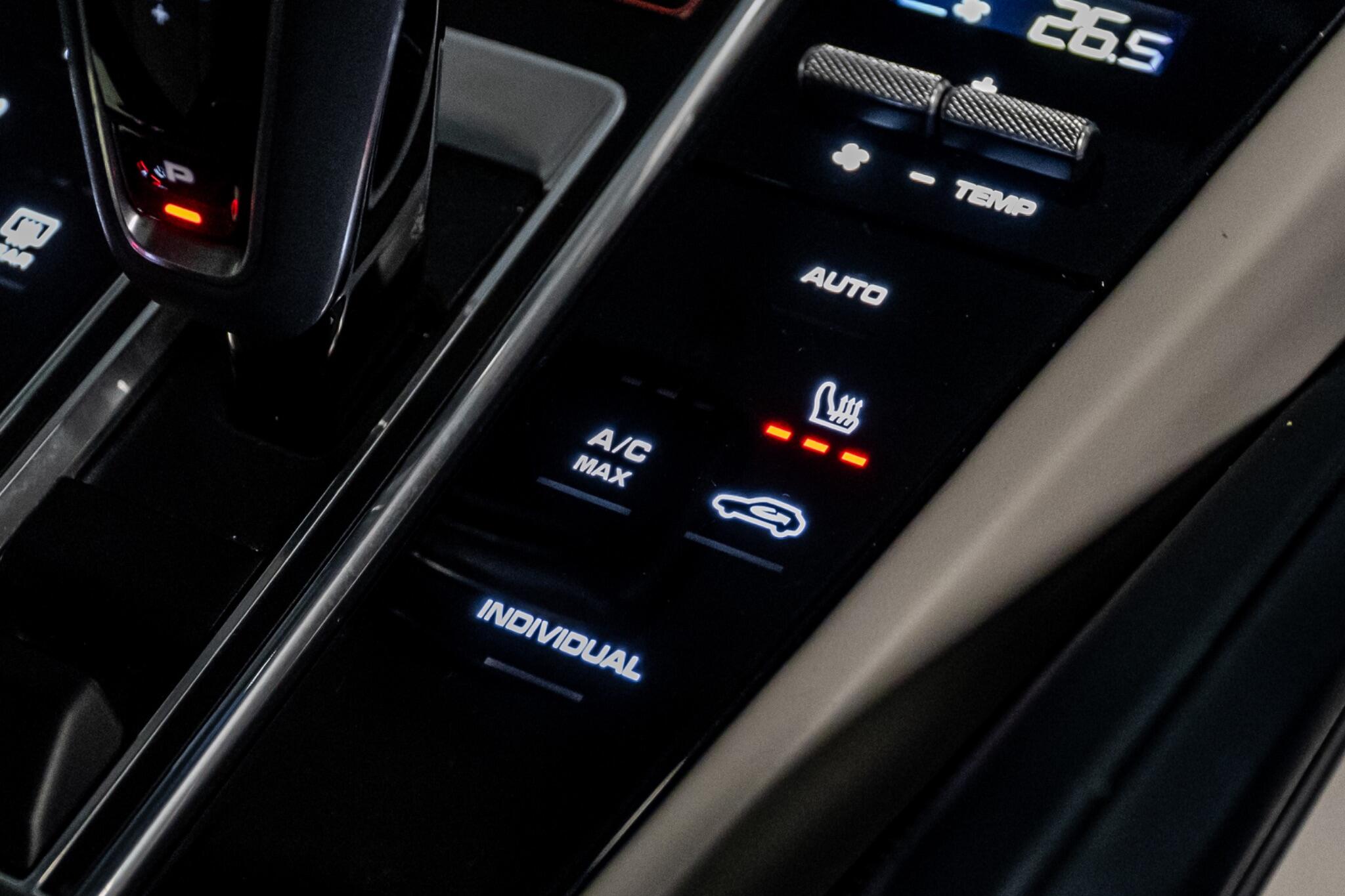 Porsche Cayenne view 41