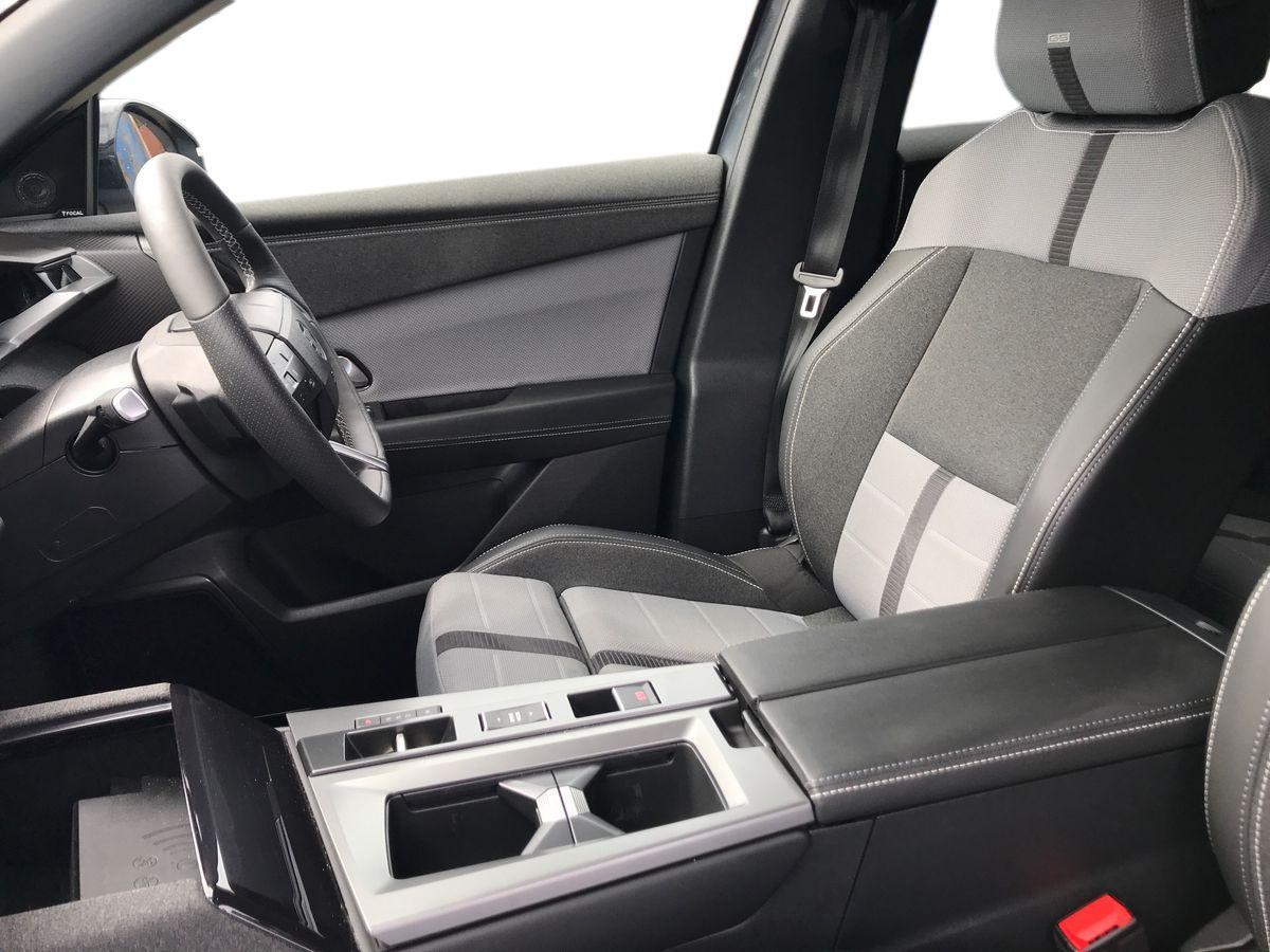 Vauxhall Grandland view 6