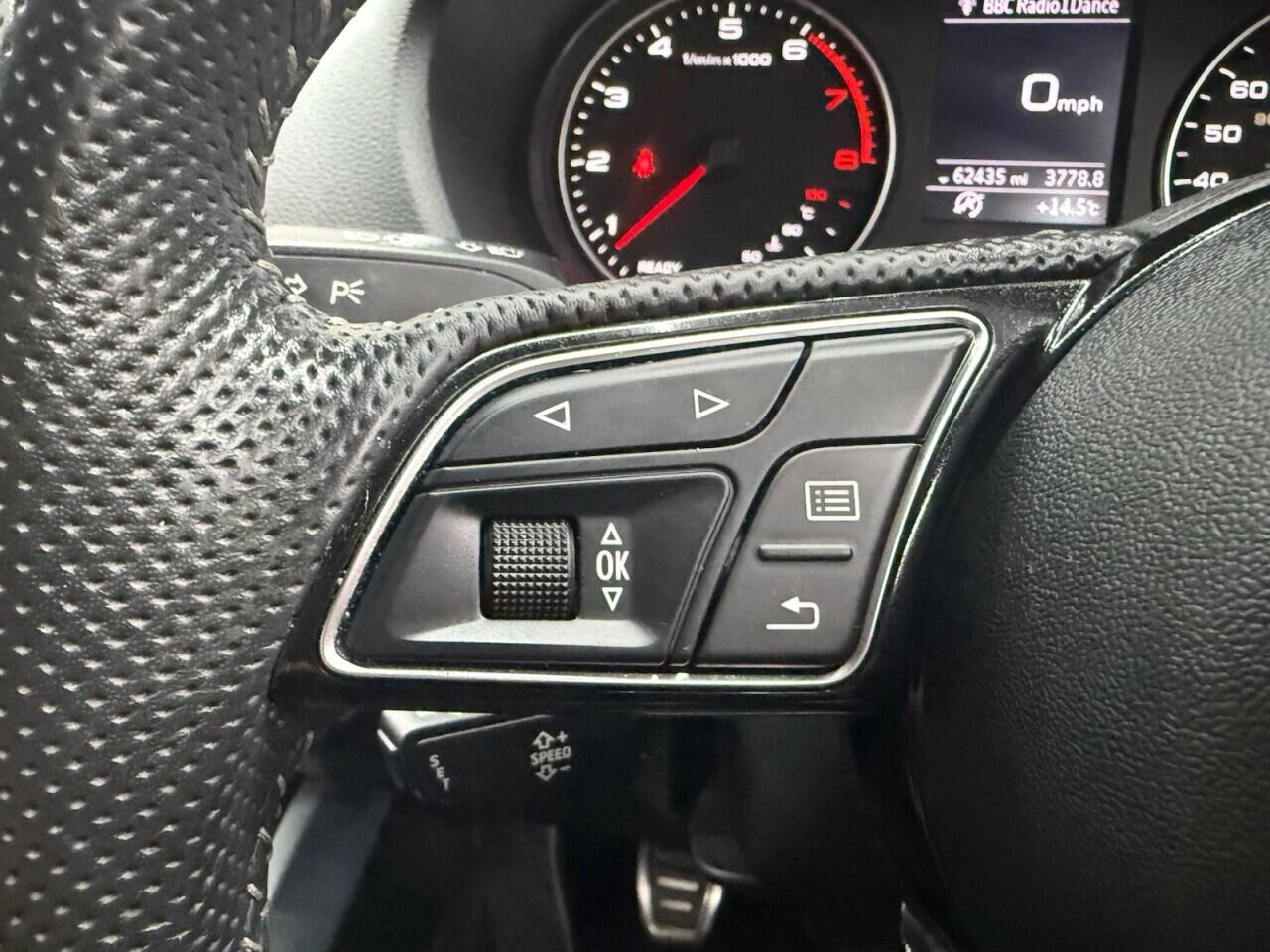 Audi Q2 view 14