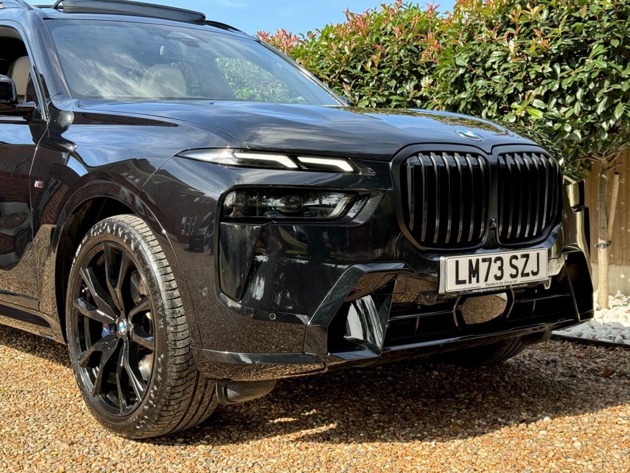 BMW X7 view 14