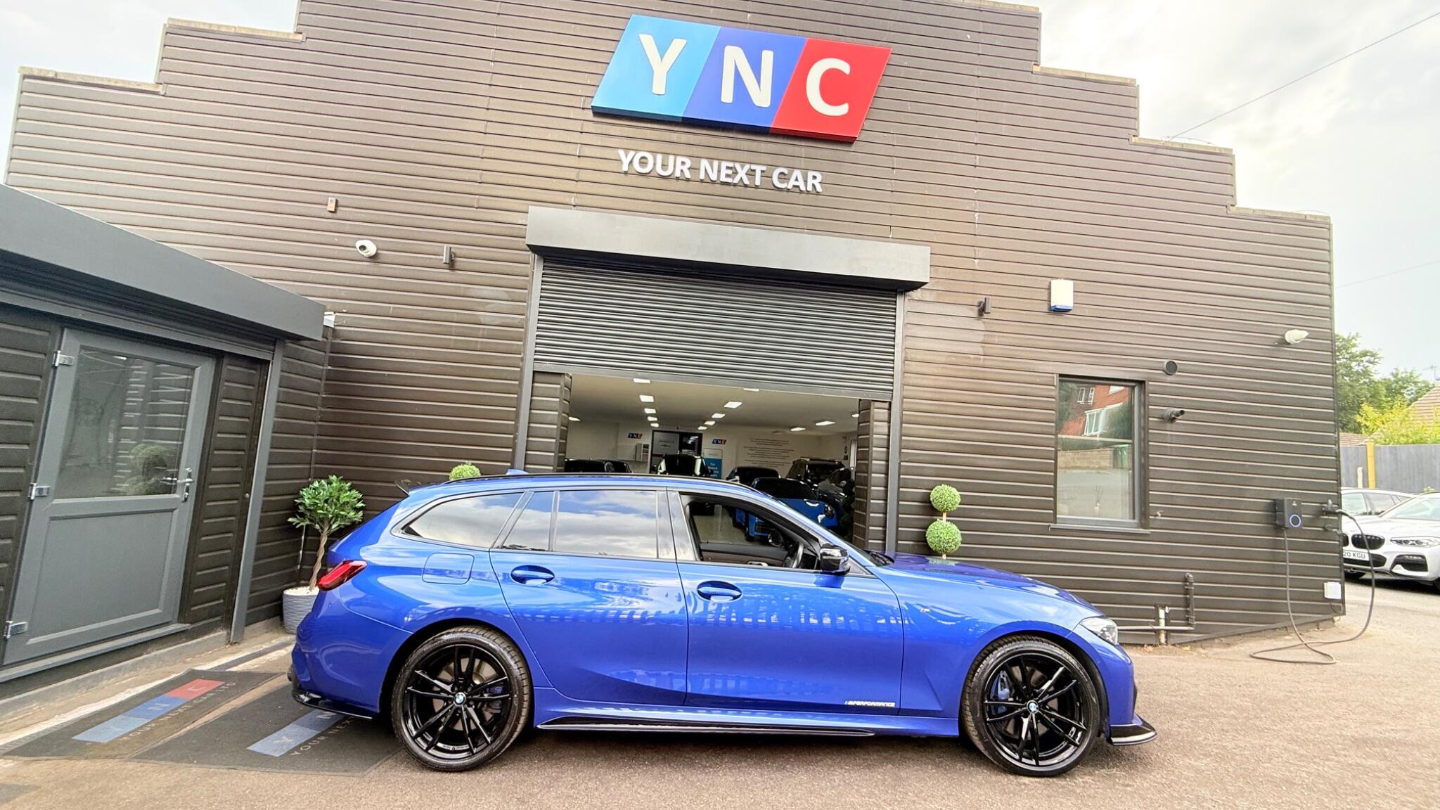 BMW 3 Series view 11