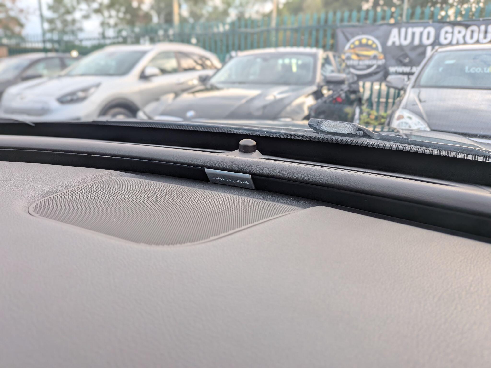 Jaguar XF view 53