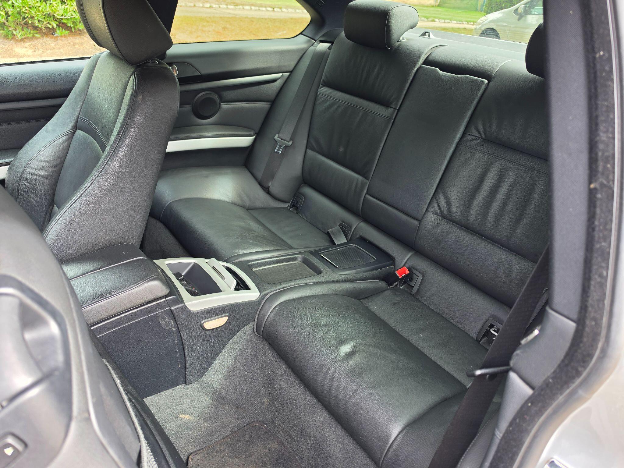 BMW 3 Series view 18