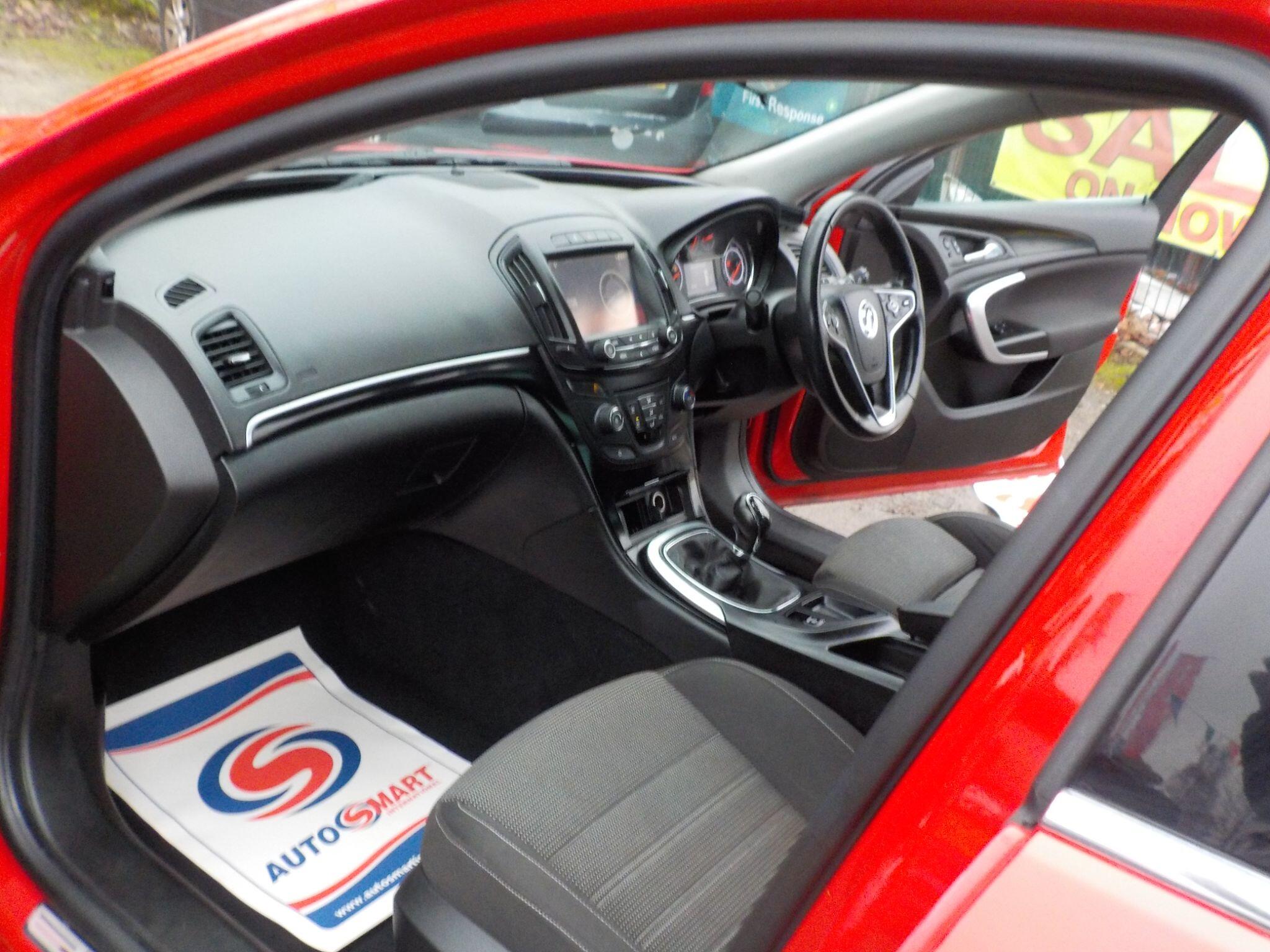 Vauxhall Insignia 1.8 16V SRi Nav Euro 5 5dr