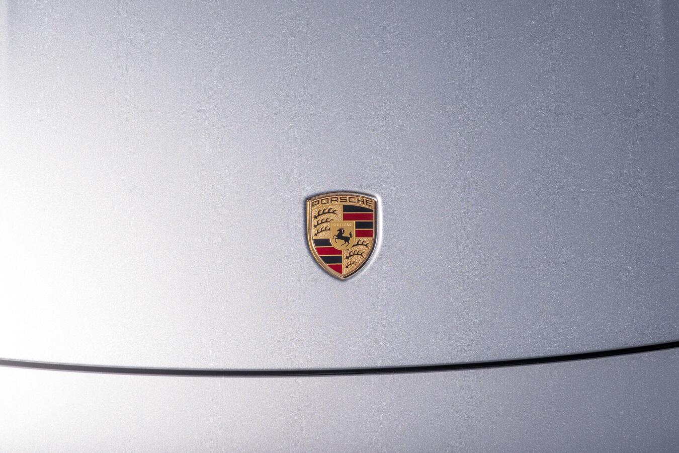 Porsche 911 view 15