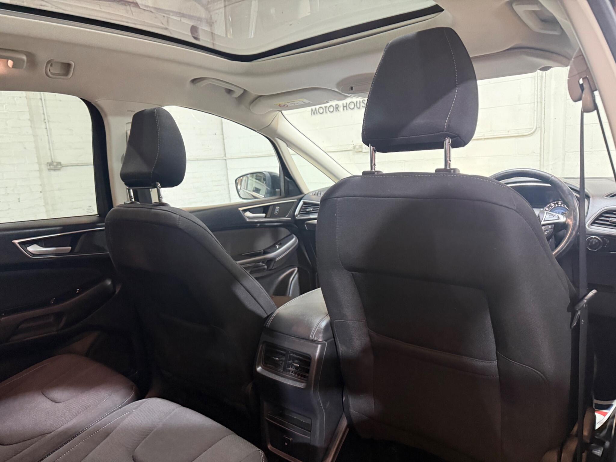 Ford S-Max view 24