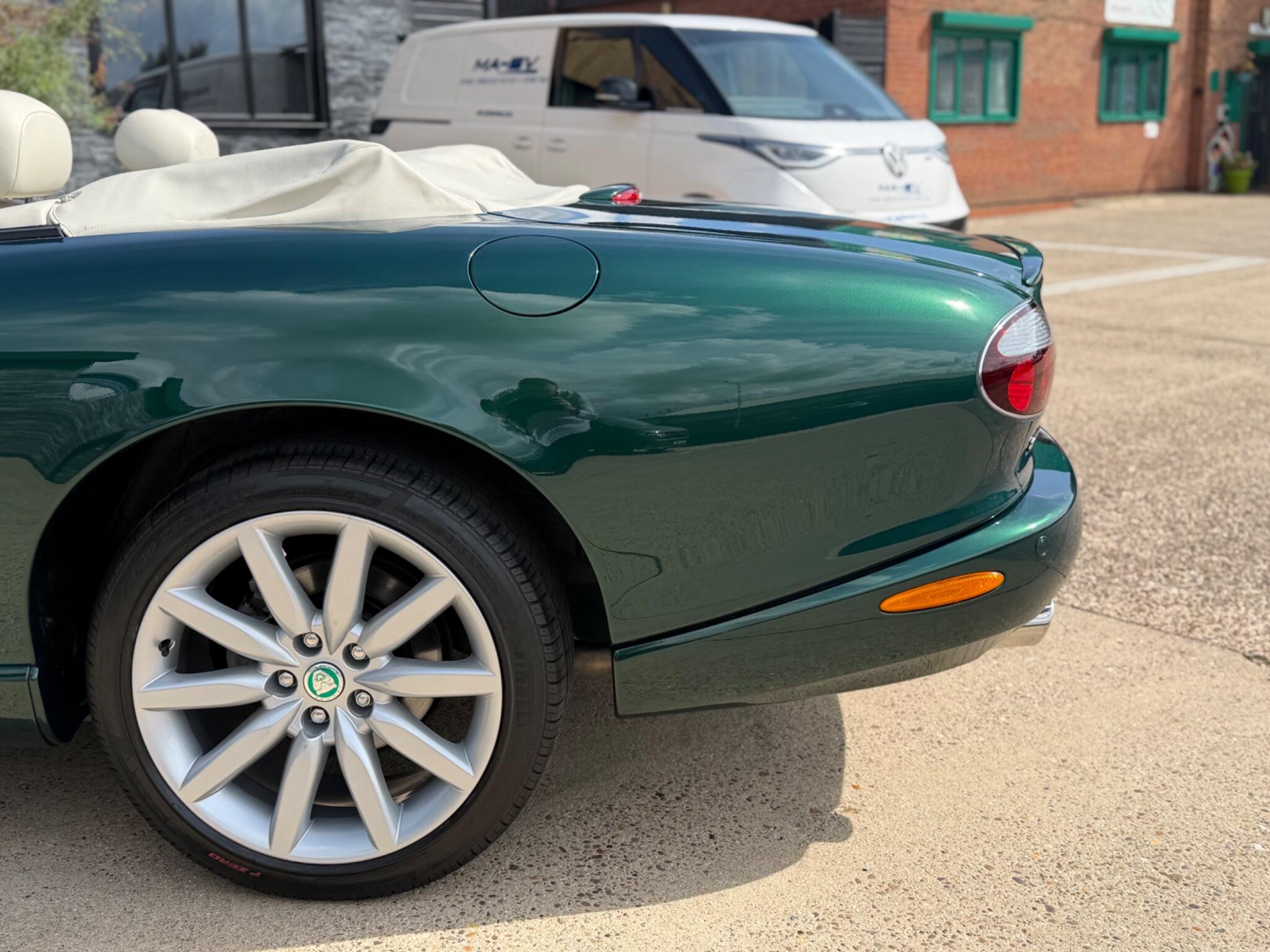 Jaguar XK8 view 52