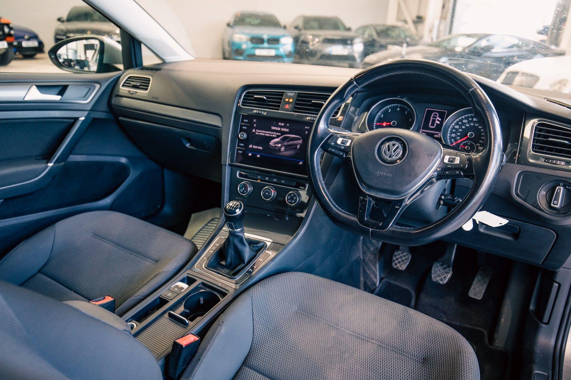 Volkswagen Golf view 2
