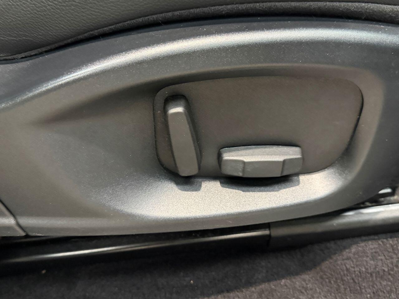 Jaguar E-Pace view 16
