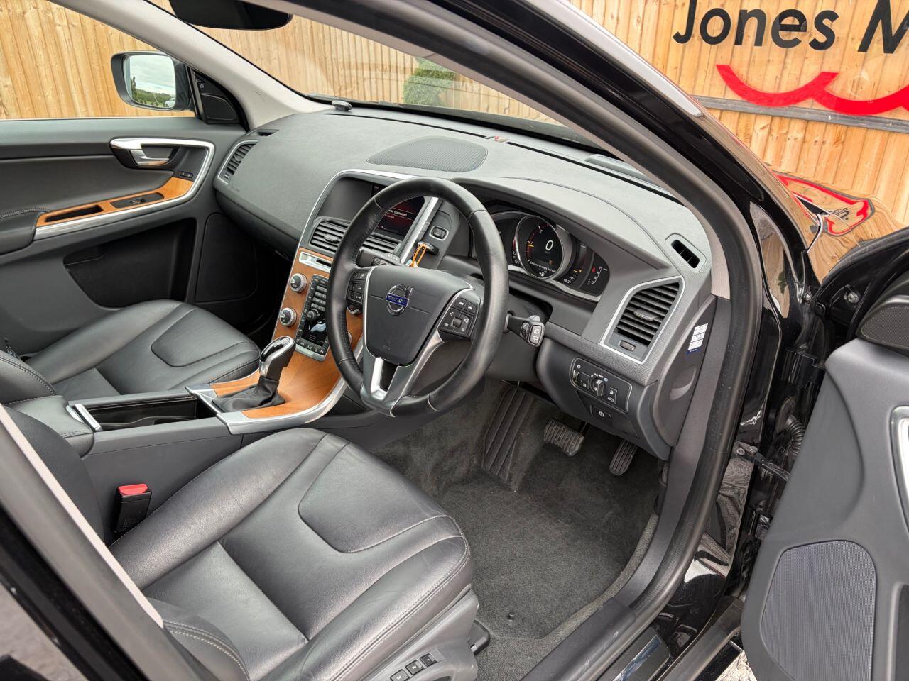 Volvo XC60 view 13