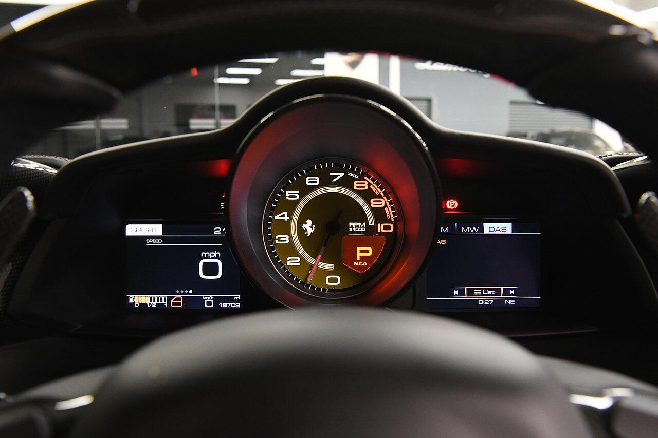 Ferrari 488 view 24