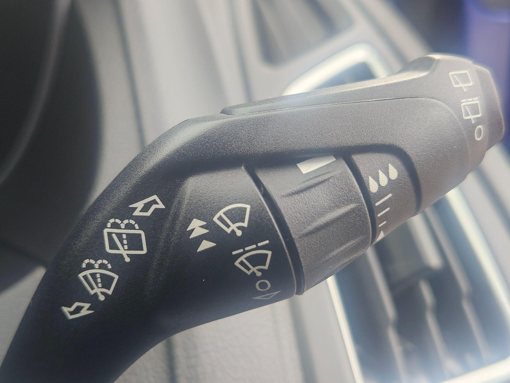 2017 Ford Focus image 35