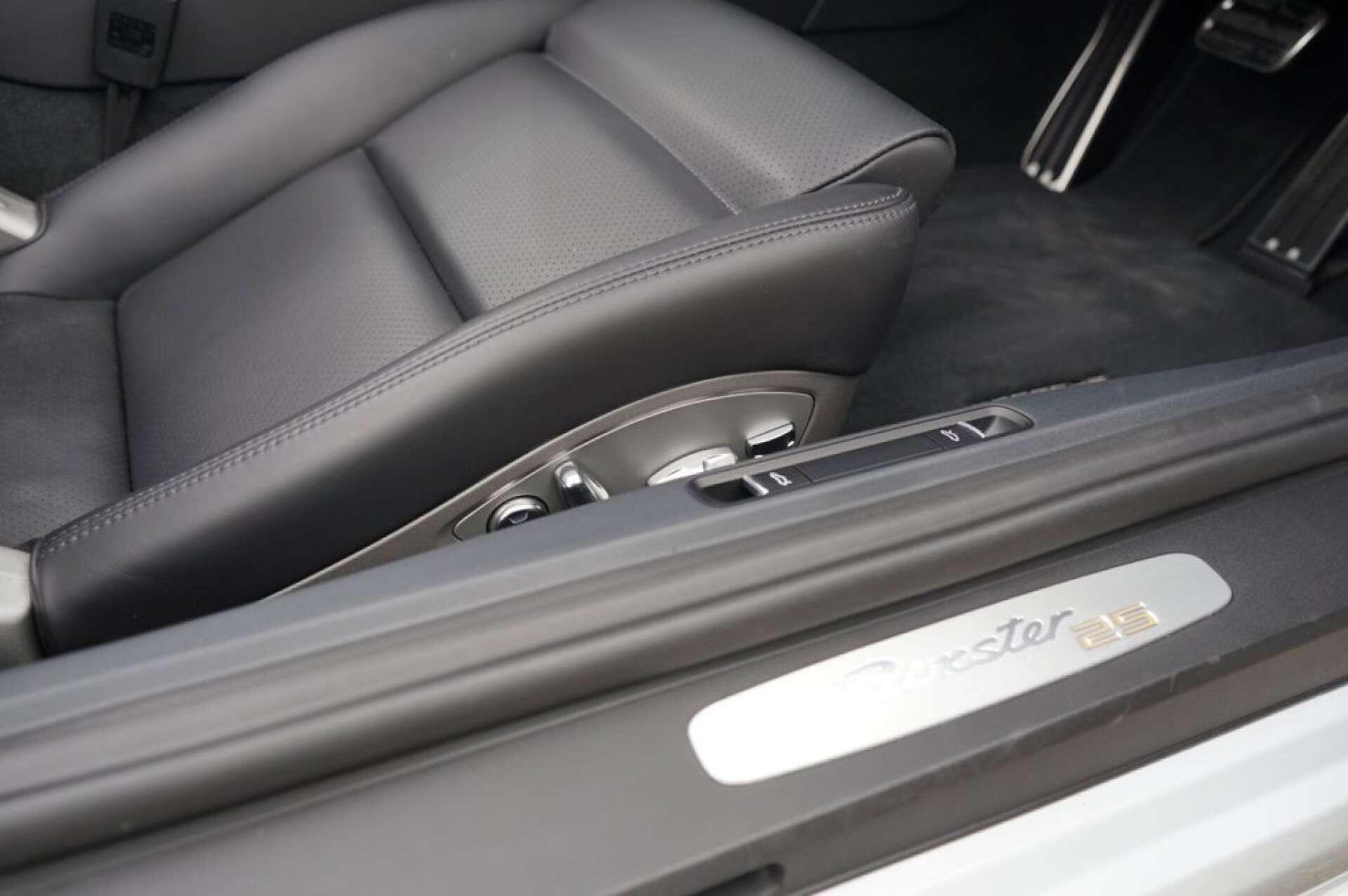 Porsche Boxster view 10