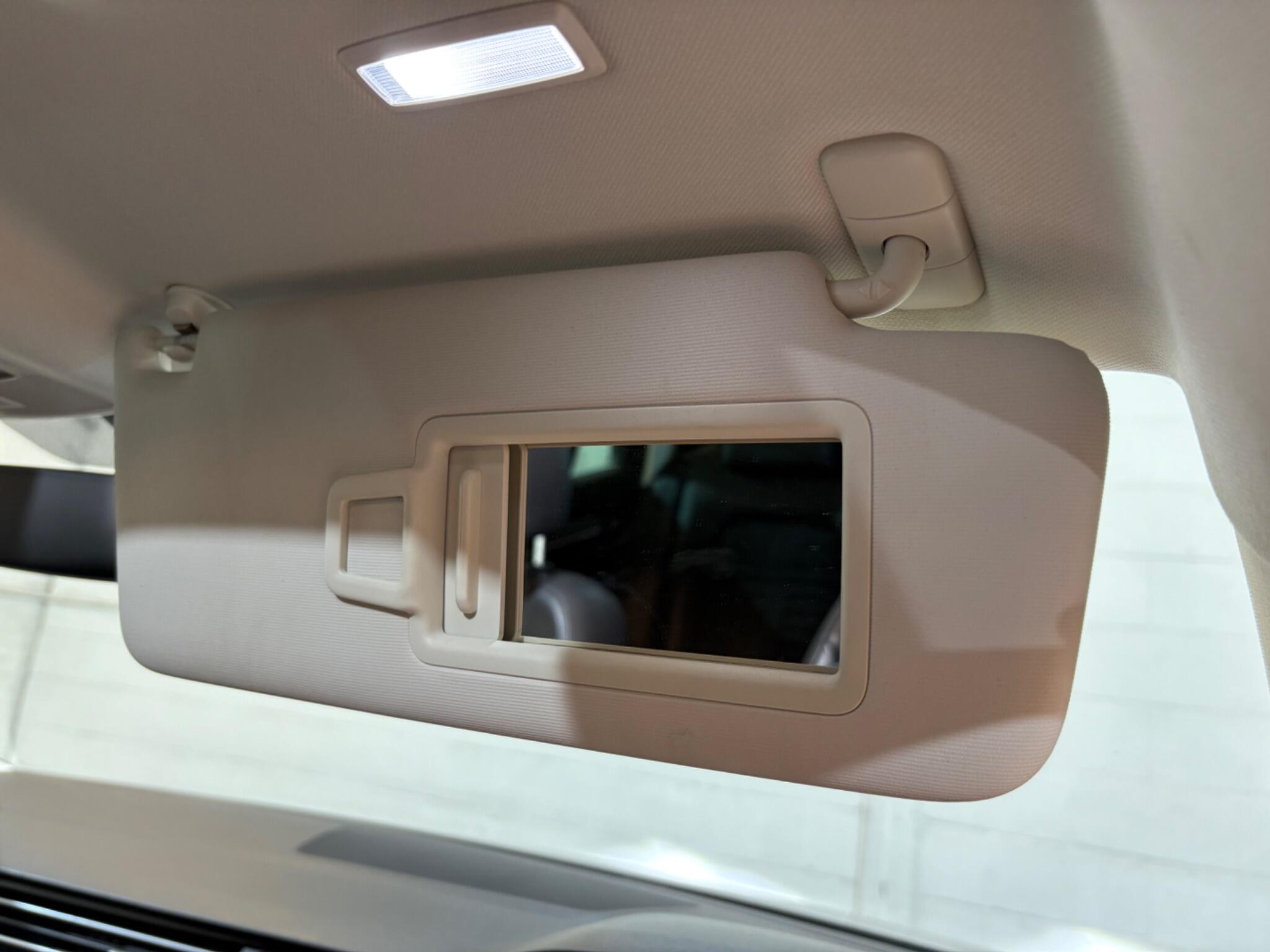 Volkswagen Passat view 14