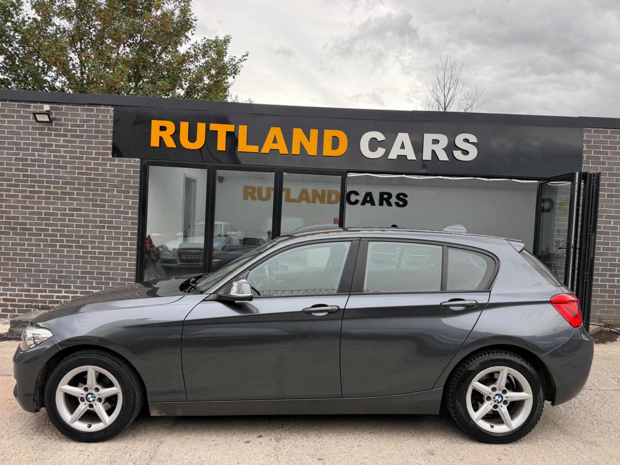 BMW 1 Series view 7