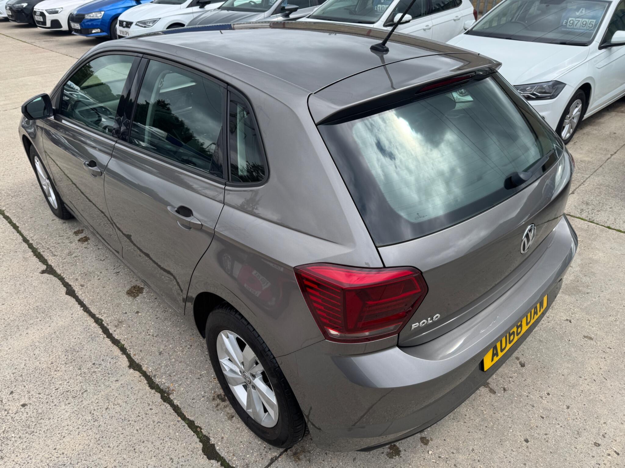 Volkswagen Polo view 12
