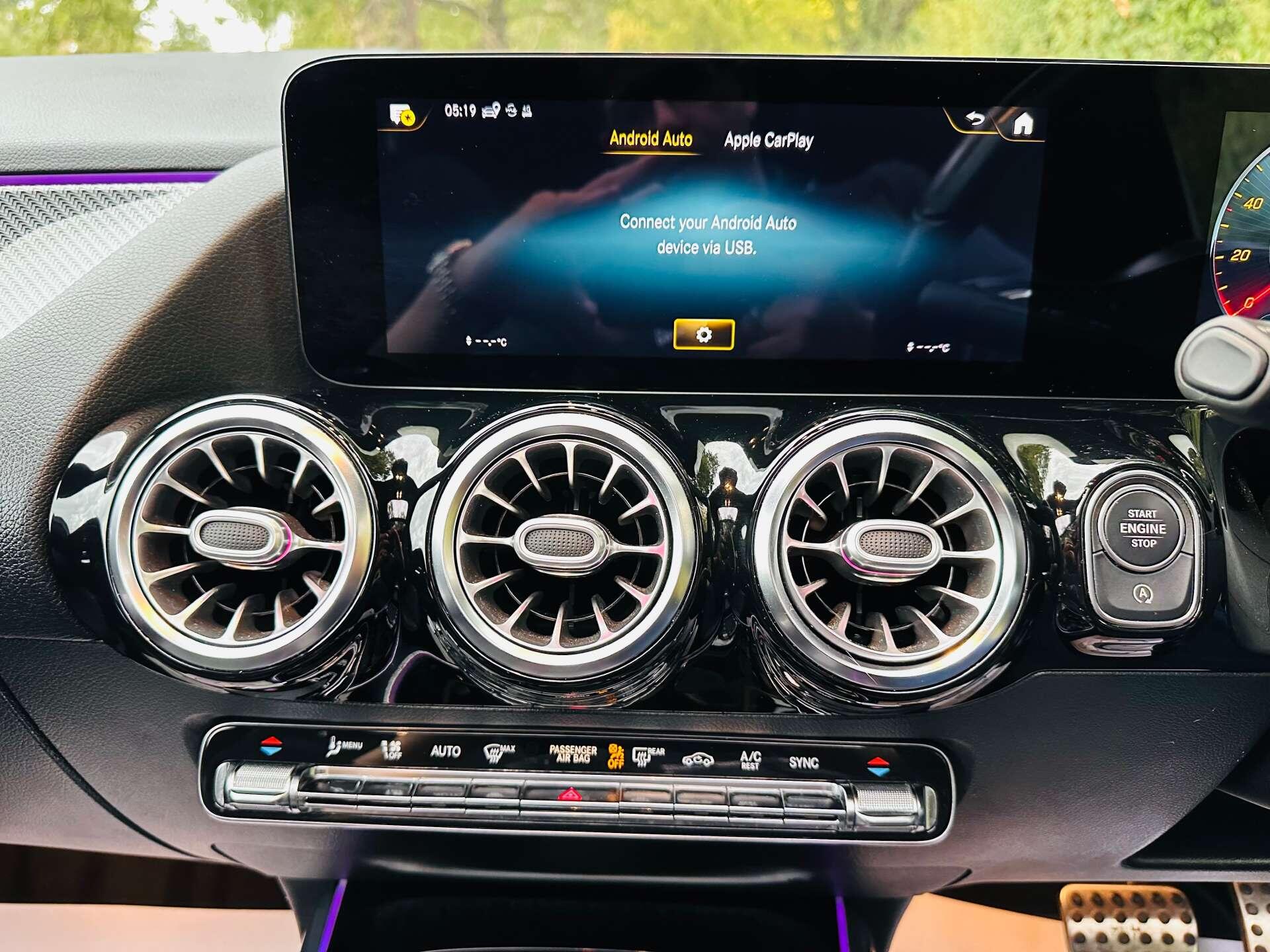 Mercedes-Benz Gla view 12