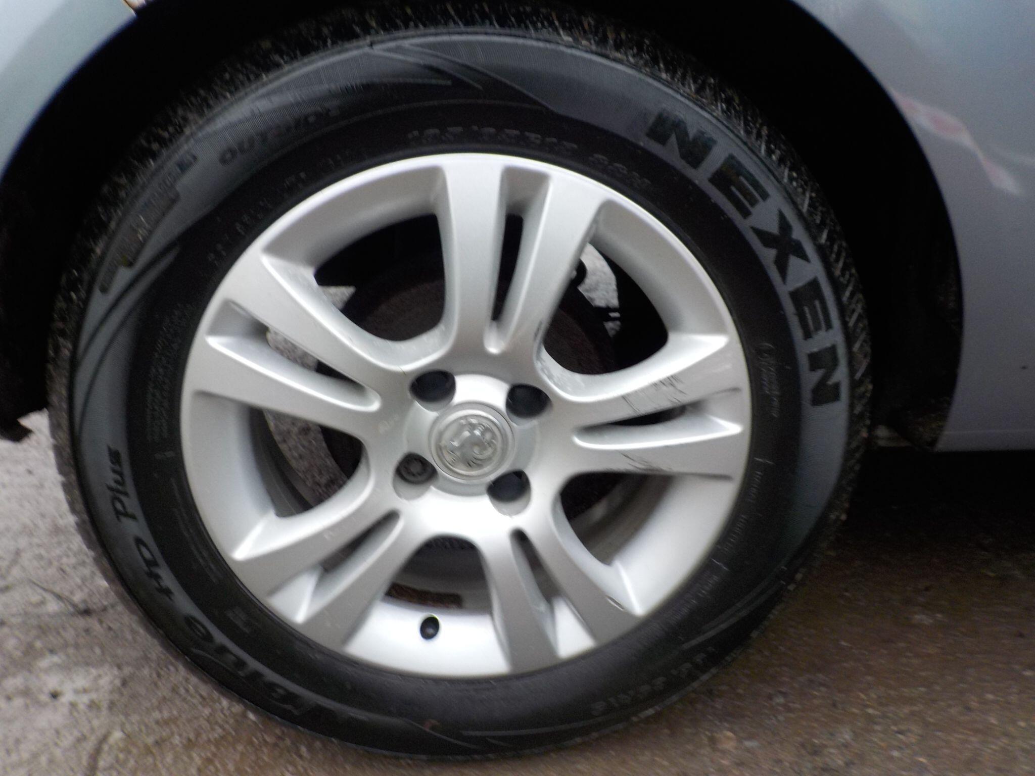 Vauxhall Corsa 1.2i 16v Breeze 3dr